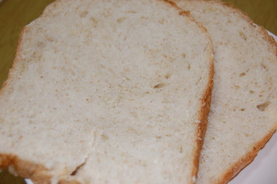 HB☆りんごと全粒粉の食パンの写真