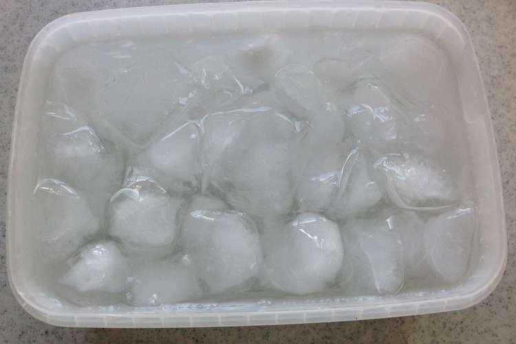 裏技 大きな氷を早く作る方法 レシピ 作り方 By ちなっち クックパッド 簡単おいしいみんなのレシピが373万品
