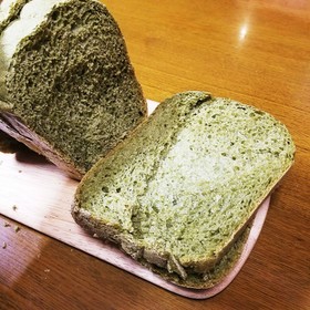 モチフワ♪HB早焼きで、生よもぎ食パン
