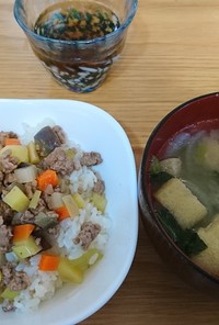 ひき肉と根菜☆野菜モリモリ丼