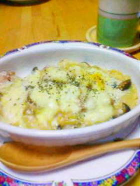 鶏肉としめじのアツアツ★グラタン