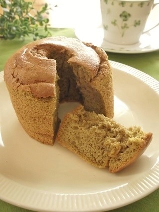 米粉と粉末緑茶のシフォンケーキの画像