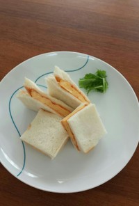 ケチャップ味の玉子焼きサンドイッチ