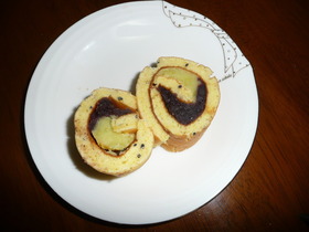 2色餡ロールケーキ