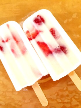 簡単 アイスキャンディ イチゴミルク