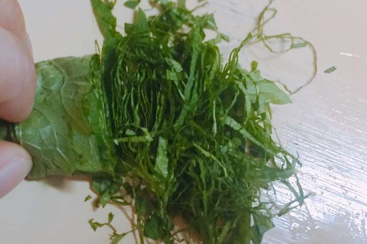 大葉の千切り方法 レシピ 作り方 By かなこ クックパッド