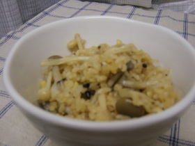 醤油、オイスターソースで簡単炊き込みご飯