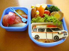 ☆救急車弁当☆(キャラ弁)