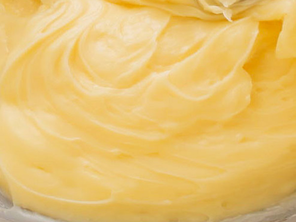 ポマード状のバター