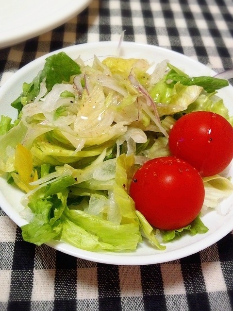 【龍愛】葉野菜サラダ（和風ドレッシング）の画像