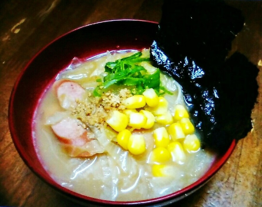 豚骨醤油ラーメン風にゅうめんの画像