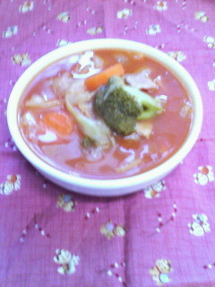 半端野菜でピリ辛トマトスープの画像