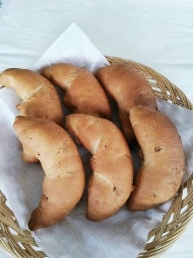 くるみパン（黒糖・米粉入り）の写真