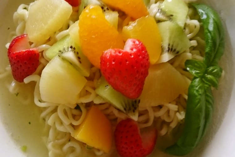 インスタント麺ランチ 炭酸水 フルーツ レシピ 作り方 By たったふたりのｒ クックパッド 簡単おいしいみんなのレシピが353万品