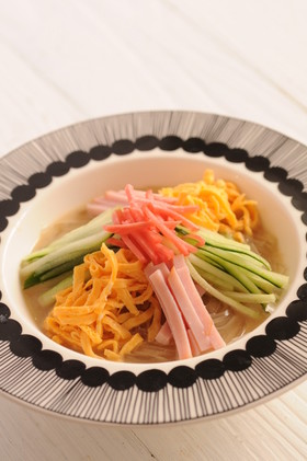 ところてんのゴマダレ冷やし中華風
