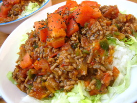 子供も大好き♡野菜たっぷりタコライス