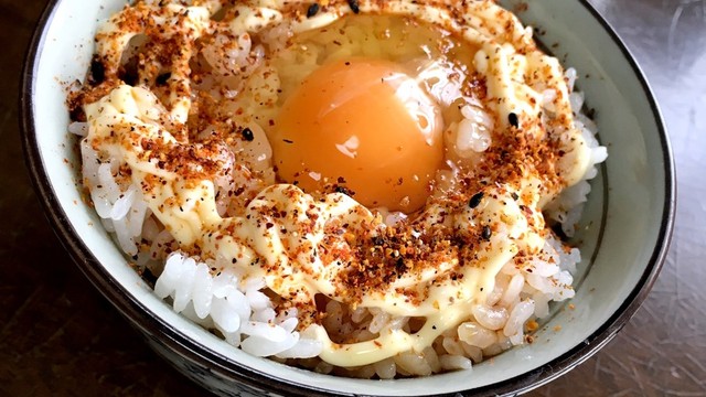 マヨ七味醤油の卵かけご飯 レシピ 作り方 By なつ クックパッド マヨ七味醤油の卵かけご飯 レシピ 作り方 By なつ クックパッド
