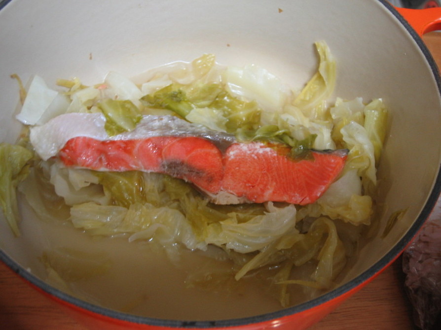 塩鮭とキャベツのトロトロ蒸し煮の画像