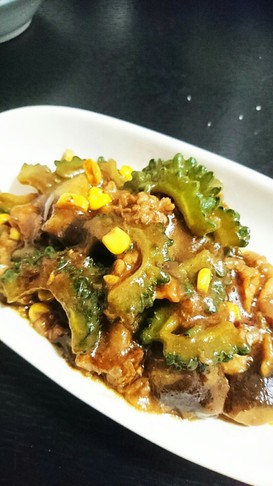 豚肉とゴーヤのカレー炒め