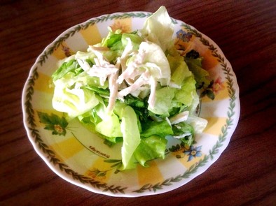 レタスとささみの簡単サラダの写真