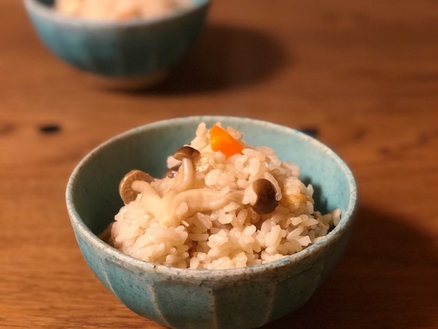 鍋つゆのもと ストレート で炊き込みご飯 レシピ 作り方 By Liarra クックパッド 簡単おいしいみんなのレシピが360万品