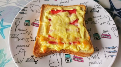 旨ウマ♪朝ごはん！カニかまチーズトーストの写真