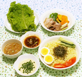 つけだれいろいろ!焼肉つけ麺