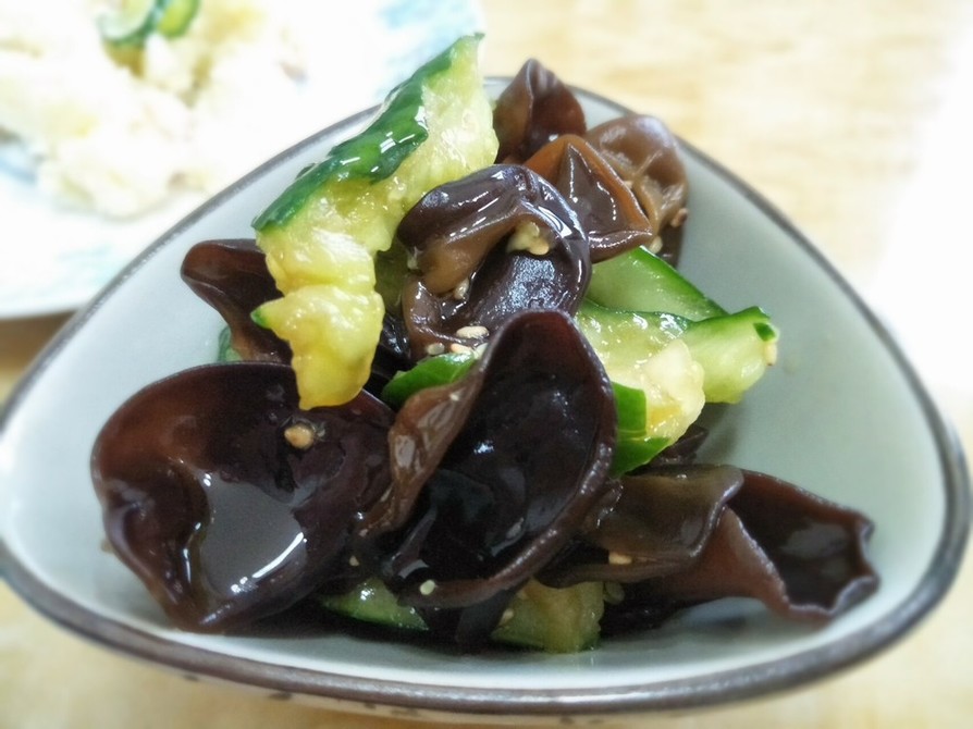 中華の前菜《きゅうりと黒木耳のあえもの》の画像