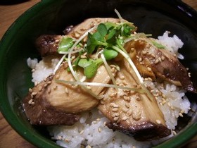 お酢で煮るさっぱりブリ照り丼