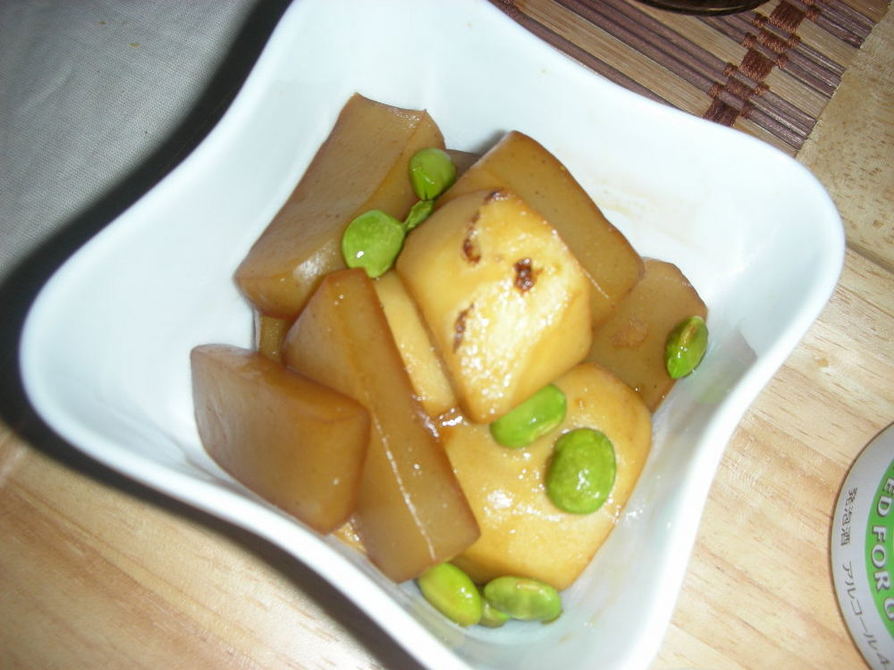 里芋と蒟蒻の甘辛煮の画像