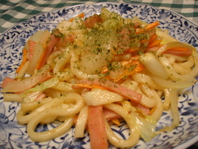 ドレッシングでたらこ風味の焼うどん