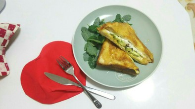 贅沢すぎる☆美味しい朝食トーストサンドの写真