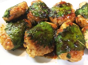 お弁当にも! 鶏ひき肉のしそつくね