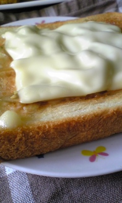 きんぴらマヨチーズトーストの写真