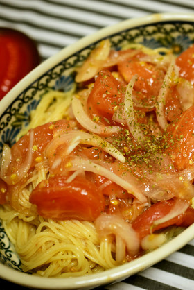 仕込んで放置のトマトの冷製パスタ