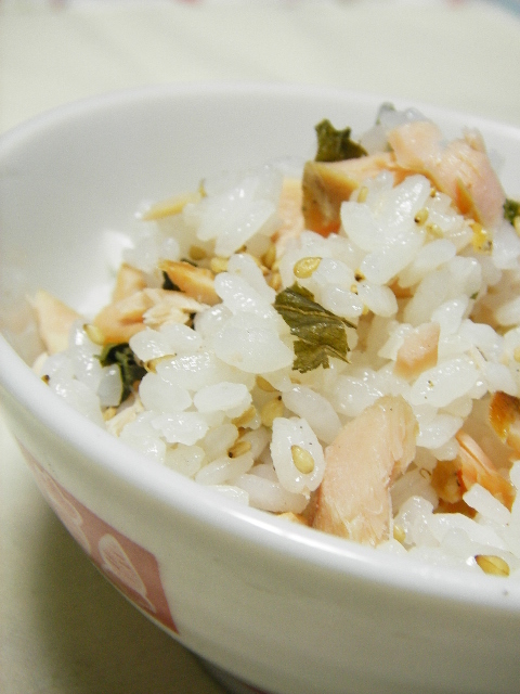 ✿簡単✿お酢ｄｅサッパリ☆鮭の混ぜご飯の画像