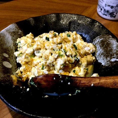 豆腐と卵の塩麹炒め