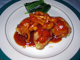 肉巻きポテトきのこソースかけ