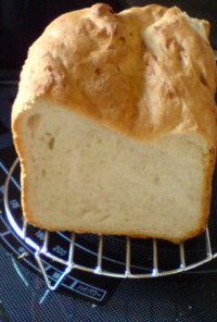 １切れ１９２Ｋ㌍全粒粉入りパン