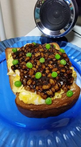 ふわふわ玉子の海苔の佃煮納豆トースト!