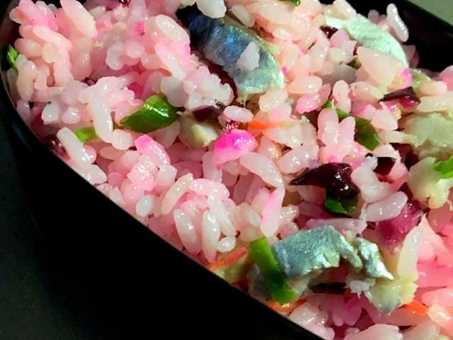 しば漬けの汁で ピンクのちらし寿司 レシピ 作り方 By クックfehh80 クックパッド