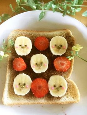 食パンで★バナナとイチゴのオープンサンド