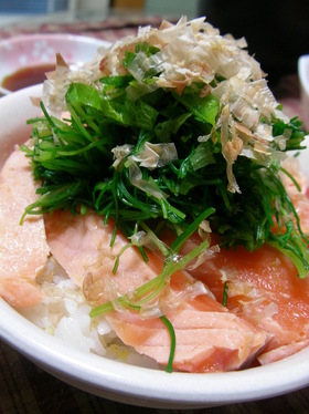 サーモンのたたき丼♡