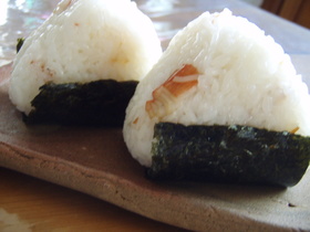 美味しいよ!かにかまおにぎり^^