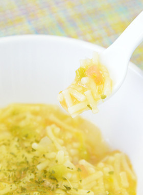 【離乳食中期】たっぷり野菜のトマトパスタ