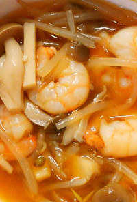 ランチに海老とキノコ もやしの中華スープ