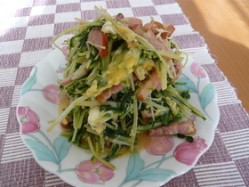 水菜とベーコンの中華卵とじ