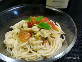 トマトと鶏肉の和風ジェノベーゼ冷製パスタ