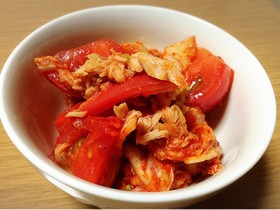 キムチが調味料☆ツナとトマト和えるだけ