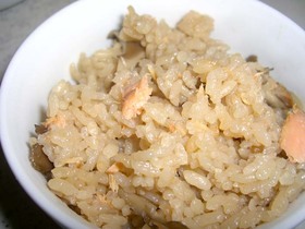 秋香る♪鮭と舞茸の炊き込みご飯♪